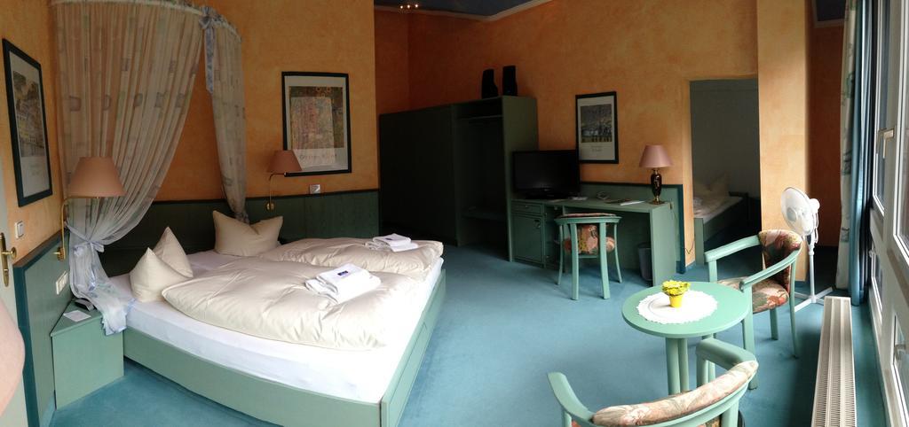 Hotel Reifenstein Kleinbartloff Extérieur photo