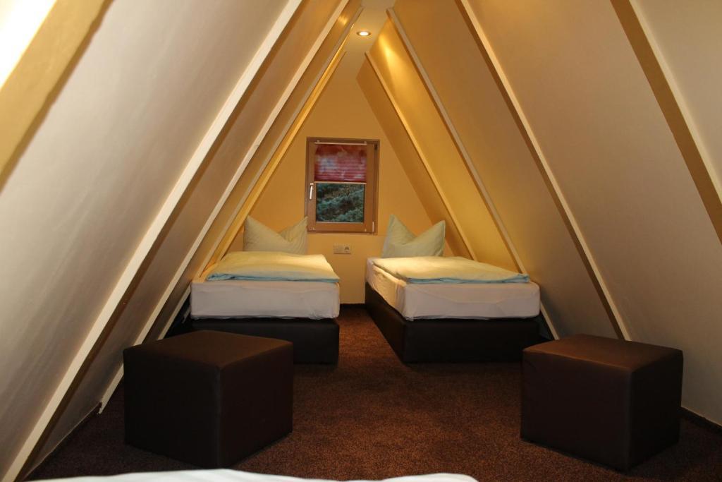Hotel Reifenstein Kleinbartloff Chambre photo
