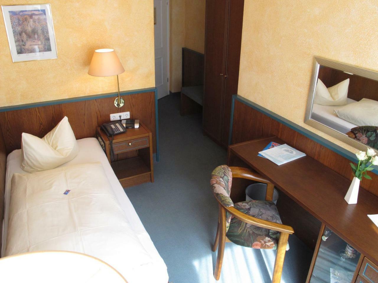 Hotel Reifenstein Kleinbartloff Extérieur photo